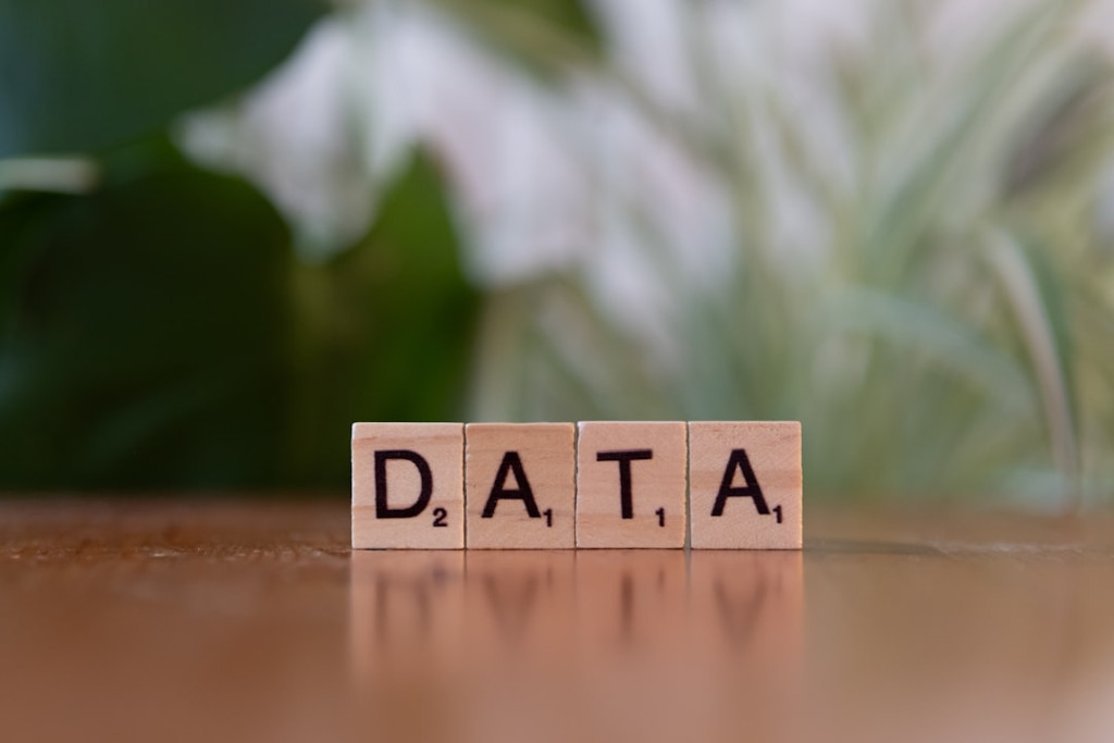 Attribution algorithmique : dépasser les modèles last-click avec l'IA pour mesurer l'impact réel de chaque touchpoint